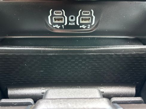Used 2021 RAM 1500 Big Horn RWD image 32