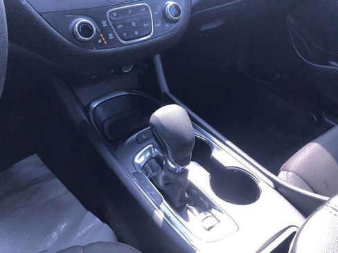 Used 2025 Chevrolet Malibu LT FWD image 17