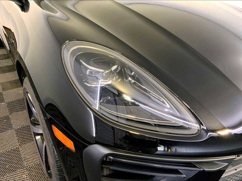 Certified 2023 Porsche Macan S AWD/4WD image 12