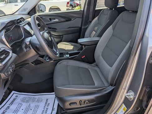 Used 2021 Chevrolet TrailBlazer LT w/ Convenience Package FWD image 22