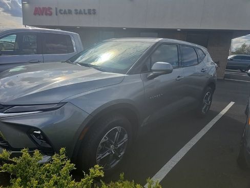 Used 2025 Chevrolet Blazer LT AWD/4WD image 1