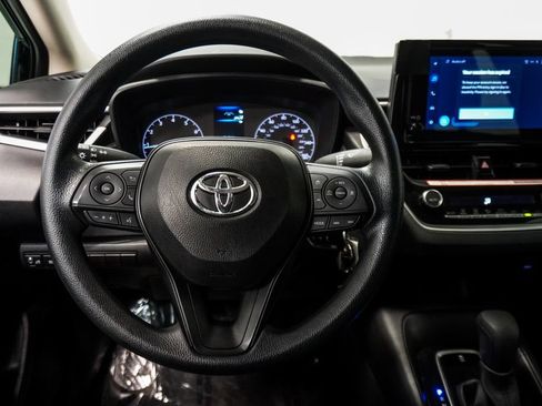 Used 2025 Toyota Corolla LE FWD image 12