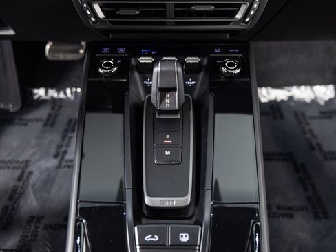 Certified 2024 Porsche 911 Carrera T image 40