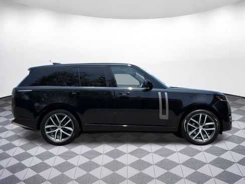 Used 2025 Land Rover Range Rover SE AWD/4WD image 8