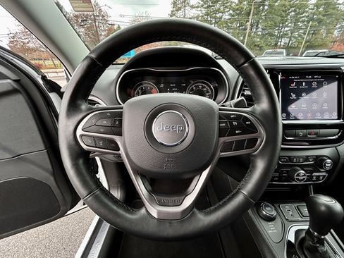 Used 2019 Jeep Cherokee Limited AWD/4WD image 29