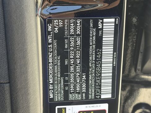 Used 2025 Mercedes-Benz GLS 450 4MATIC image 32