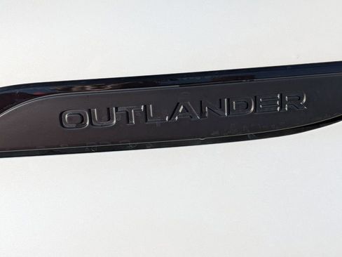 New 2026 Mitsubishi Outlander AWD image 9