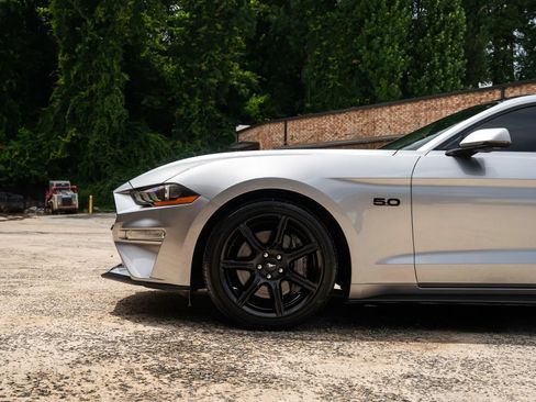 Used 2020 Ford Mustang GT Premium w/ Black Accent Package RWD image 3