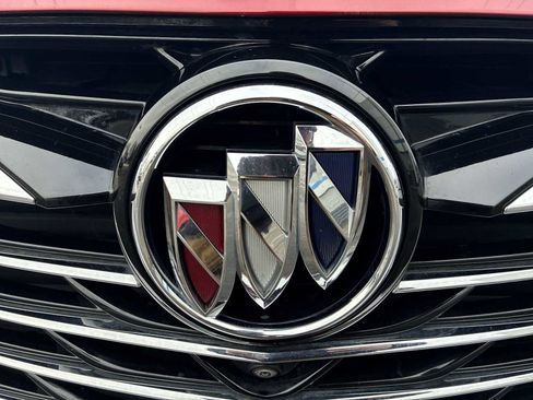 Used 2024 Buick Enclave Premium image 31