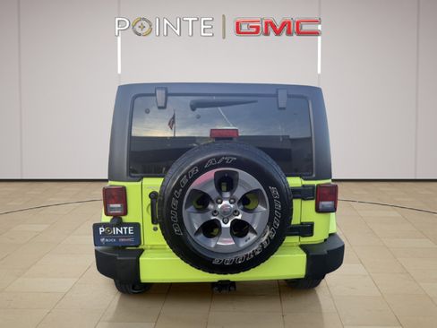 Used 2016 Jeep Wrangler Unlimited Sahara w/ Connectivity Group image 6