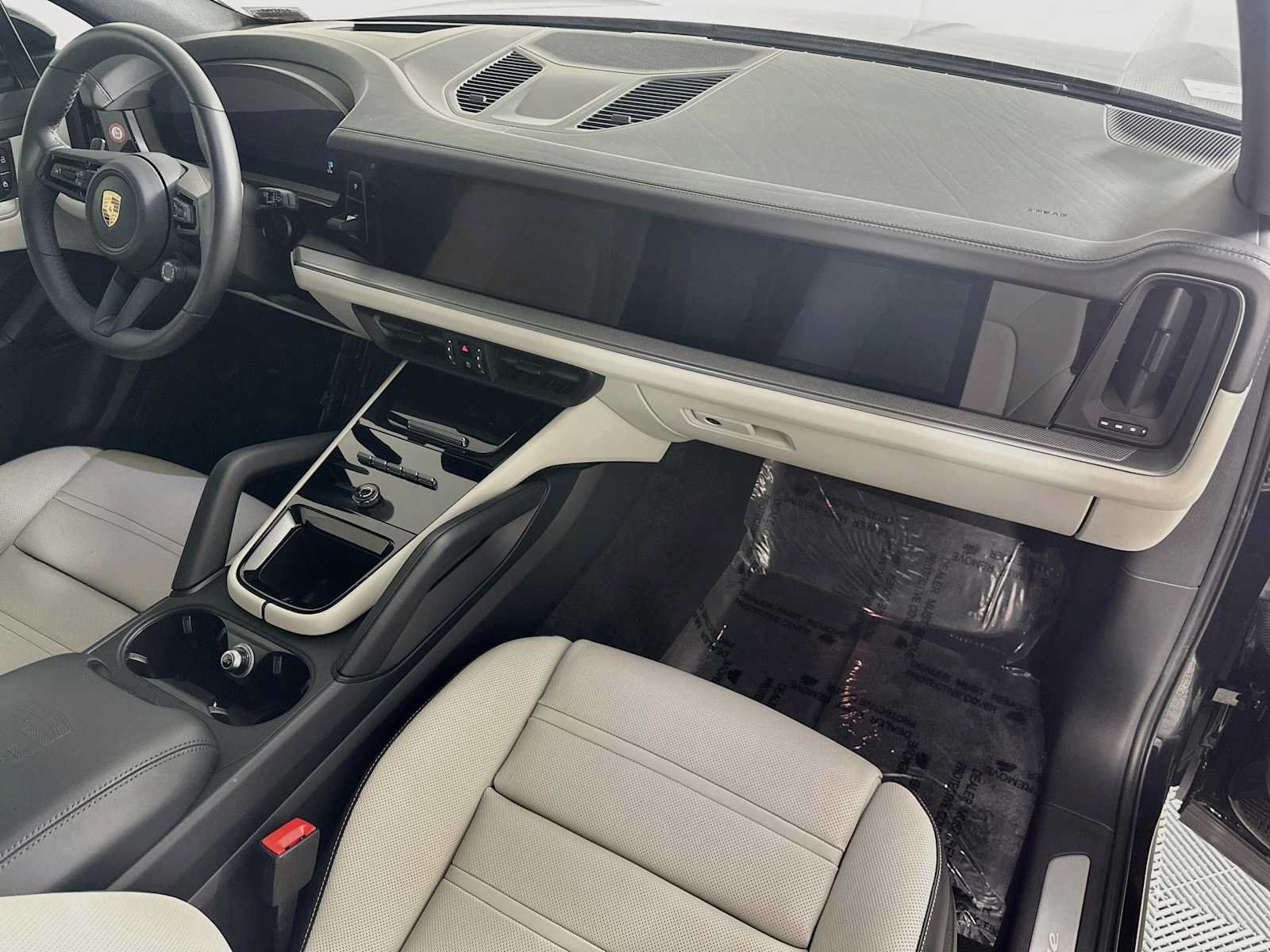 Certified 2026 Porsche Cayenne AWD/4WD image 29