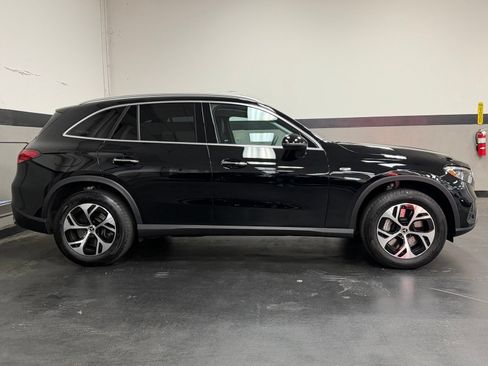 Used 2025 Mercedes-Benz GLC 350e 4MATIC image 3