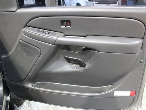 Used 2006 Chevrolet Silverado 2500 W/T w/ Heavy-Duty Power Package image 19