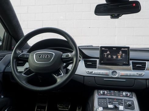 Used 2014 Audi S8 image 22