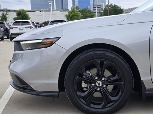 Certified 2025 Honda Accord SE image 10