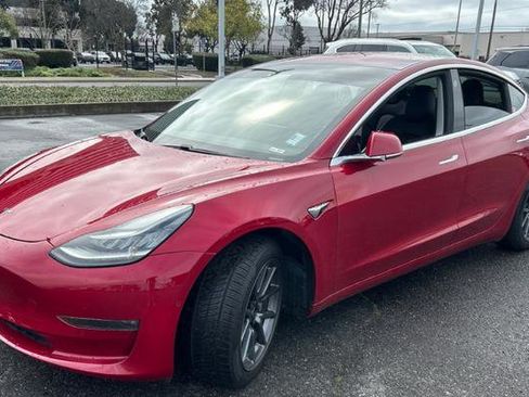 Used 2018 Tesla Model 3 Long Range image 1