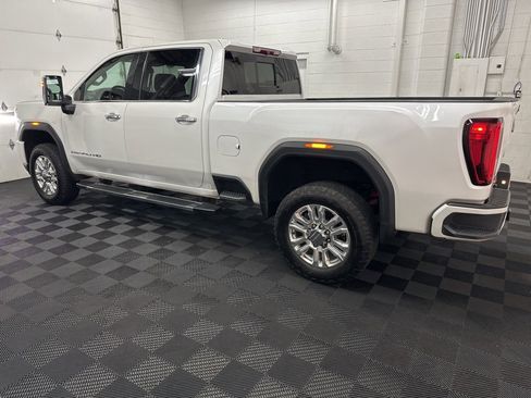 Used 2023 GMC Sierra 3500 Denali image 6