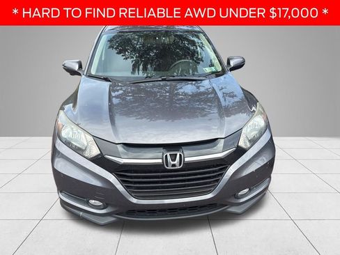 Used 2018 Honda HR-V EX image 2