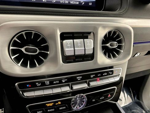 Certified 2022 Mercedes-Benz G 63 AMG 4MATIC image 38