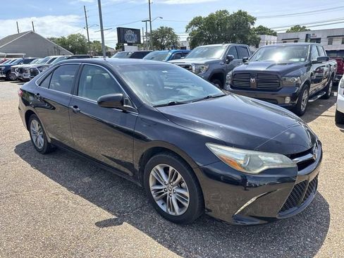 Used 2016 Toyota Camry SE image 4
