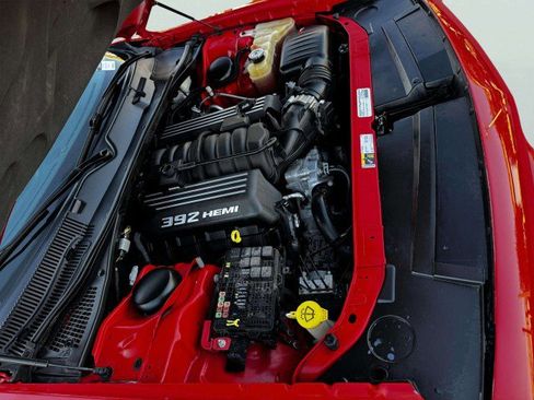 Used 2015 Dodge Challenger SRT image 61