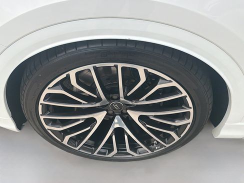 Used 2024 Audi SQ8 Prestige AWD/4WD image 37