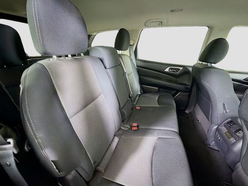 Used 2020 Nissan Pathfinder S FWD image 28