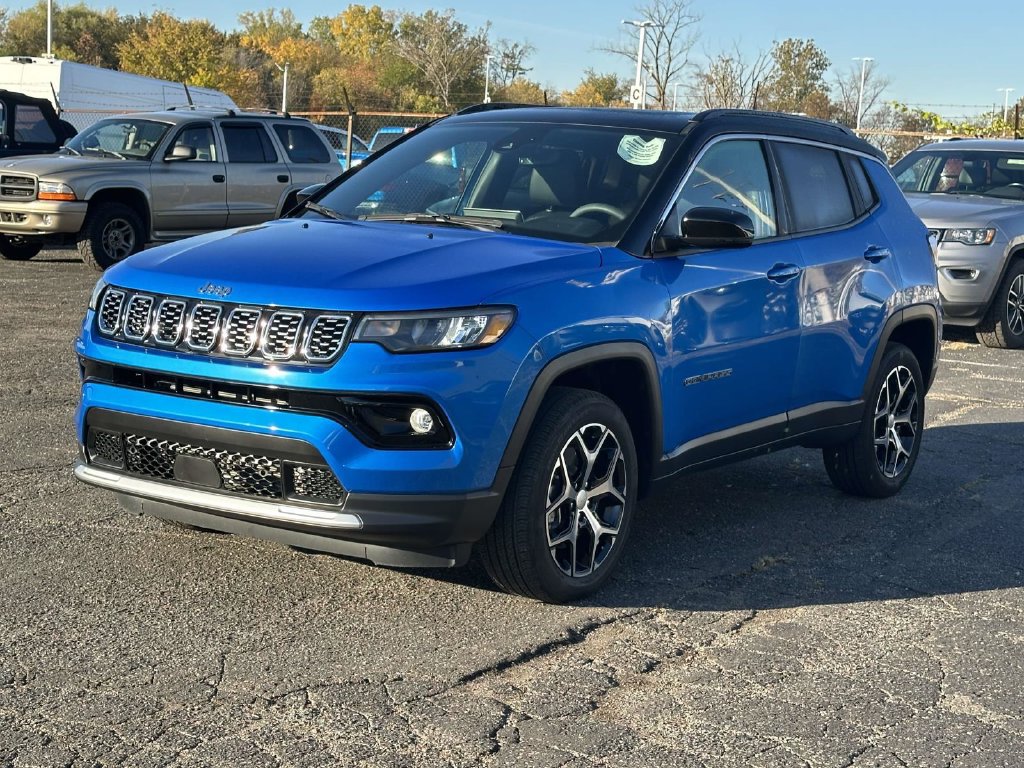 Used 2024 Jeep Compass Limited w/ Sun and Sound Group AWD/4WD image 7