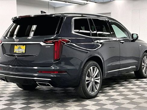 Used 2022 Cadillac XT6 Premium Luxury image 12