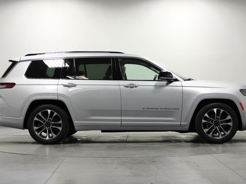Used 2021 Jeep Grand Cherokee L Overland AWD/4WD image 3