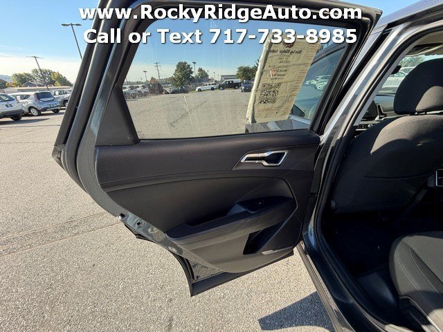 Used 2023 Kia Sportage LX AWD/4WD image 33