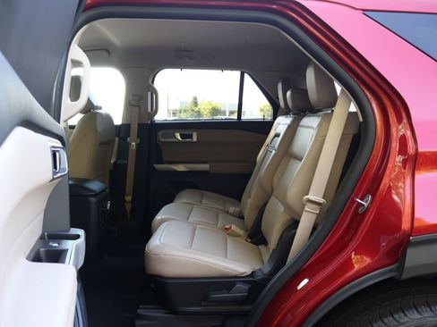 Used 2024 Ford Explorer Limited image 43