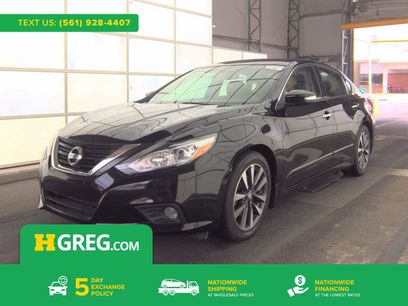 Used 2016 Nissan Altima 2.5 SL w/ Moonroof Package