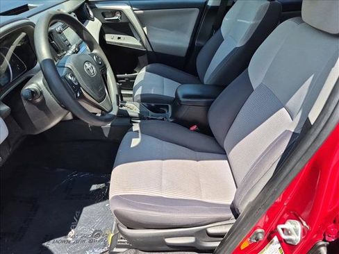 Used 2015 Toyota RAV4 XLE FWD image 17