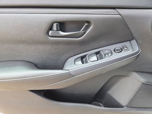 Used 2024 Nissan Sentra S FWD image 19