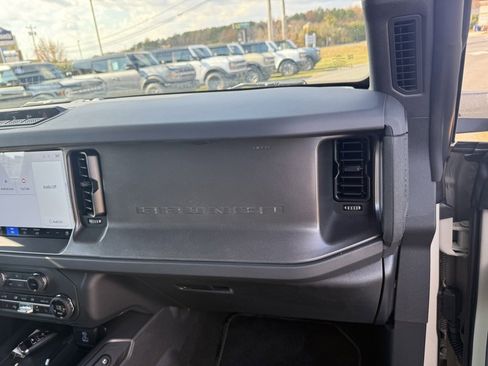 Used 2025 Ford Bronco Big Bend image 35