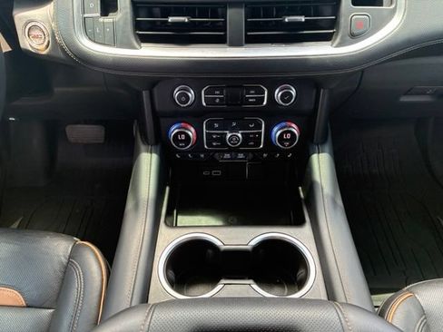 Used 2021 GMC Yukon XL AT4 w/ AT4 Premium Package AWD/4WD image 18