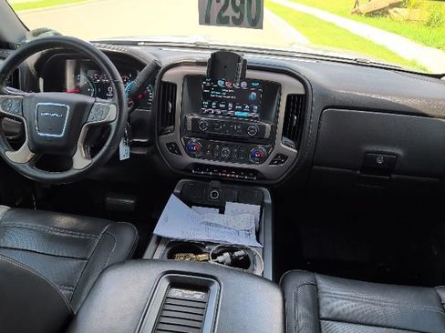 Used 2017 GMC Sierra 1500 Denali w/ Denali Ultimate Package AWD/4WD image 11