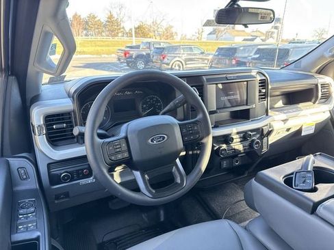 New 2026 Ford F550 4x4 Crew Cab image 10