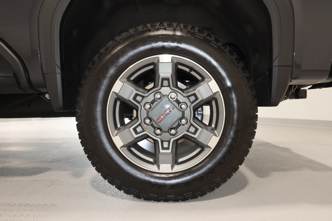 Used 2026 GMC Sierra 2500 SLE w/ SLE Value Package; AWD/4WD image 32