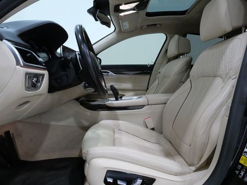 Used 2019 BMW 750i xDrive w/ Executive Package image 13