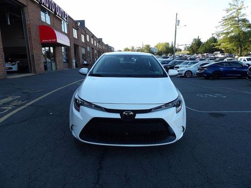 Used 2020 Toyota Corolla LE image 3