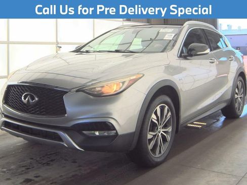 Used 2018 INFINITI QX30 Premium w/ Cargo Package image 1