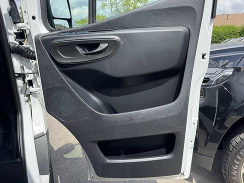 Used 2021 Freightliner Sprinter 2500 RWD image 30