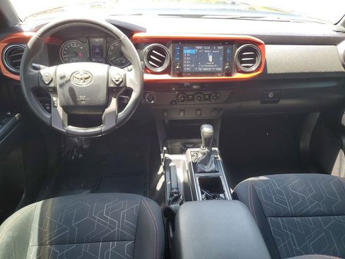 Used 2017 Toyota Tacoma TRD Sport w/ Tow Package RWD image 16