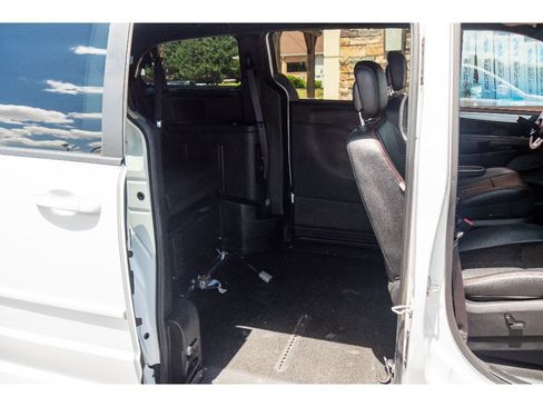 Used 2015 Dodge Grand Caravan R/T w/ Safety Sphere Group FWD image 23