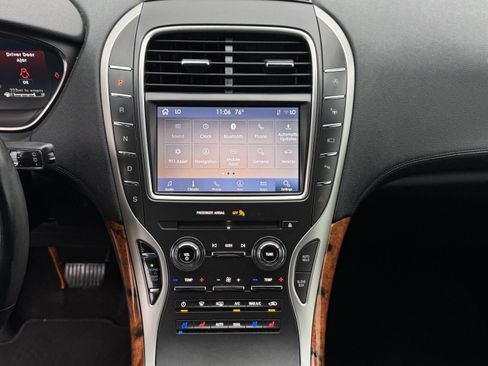 Used 2020 Lincoln Nautilus Reserve w/ Equipment Group 202A image 21