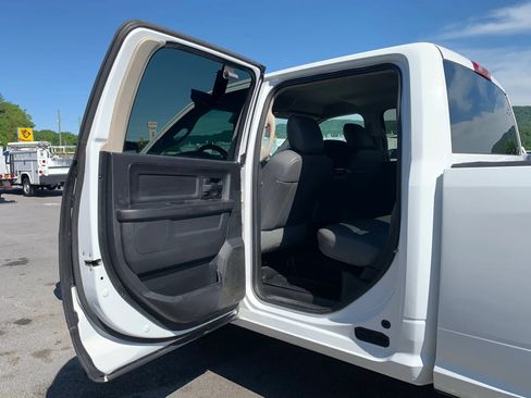 Used 2016 RAM 2500 Tradesman RWD image 23