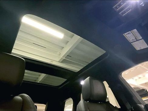 Certified 2024 Land Rover Range Rover Evoque S image 30