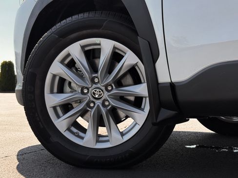 Used 2024 Toyota Corolla Cross LE AWD/4WD image 25